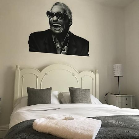 Wansford Country Lounge B&B المظهر الخارجي الصورة