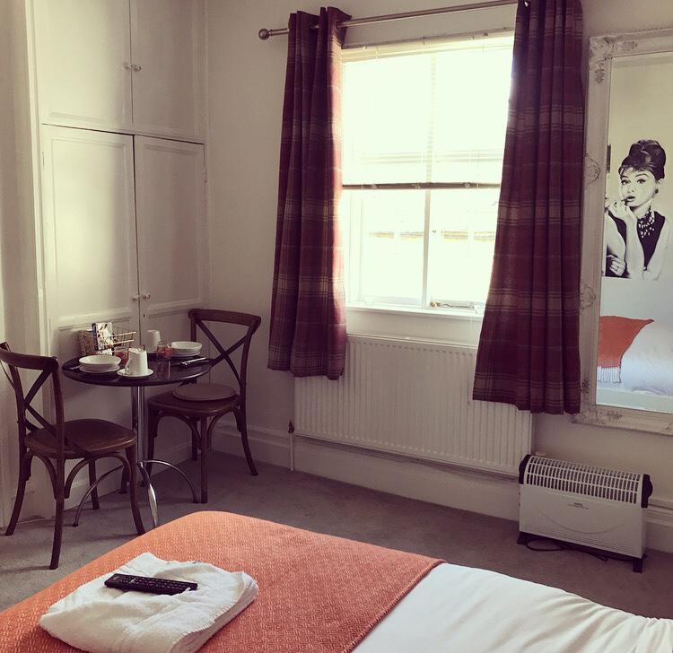 Wansford Country Lounge B&B المظهر الخارجي الصورة