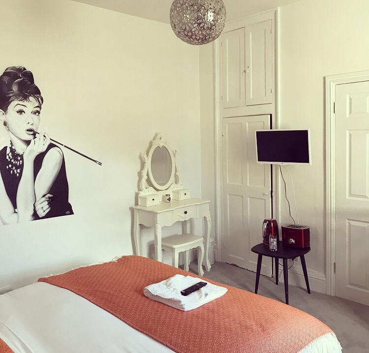 Wansford Country Lounge B&B المظهر الخارجي الصورة